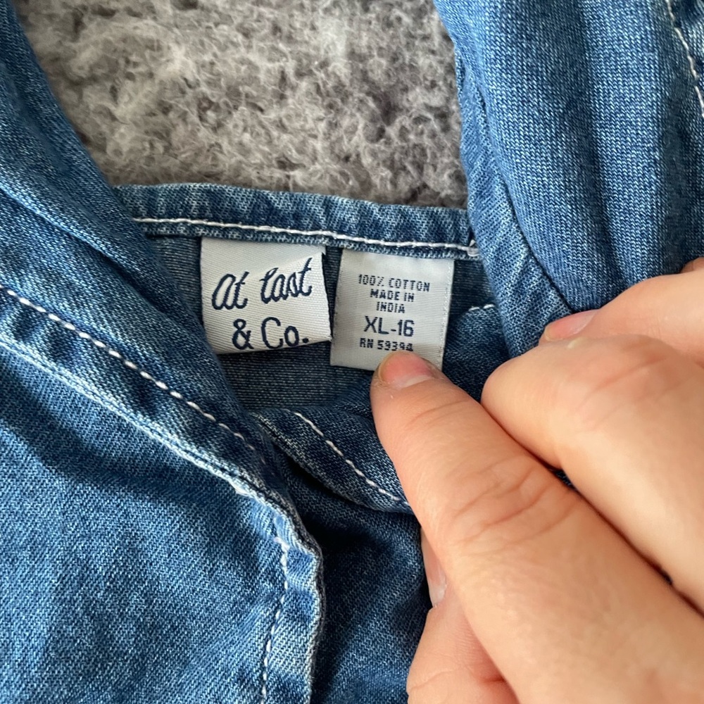 Short denim top - Picture 2 of 2
